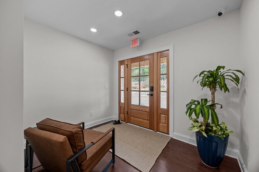 More Photos Of 421 Statesville Blvd, Salisbury Loft Creative Space For Lease