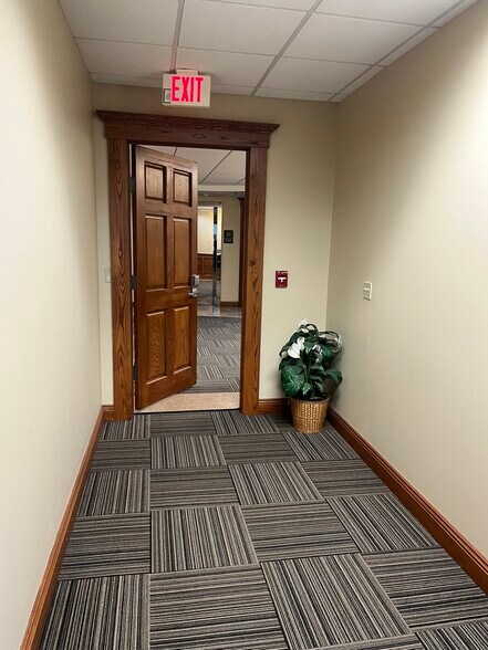 More Photos Of 4500 Brooktree Rd, Wexford Medical For Lease