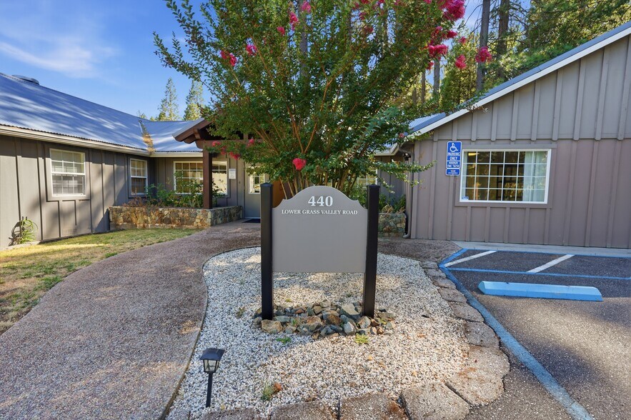 More Photos Of 440 Lower Grass Valley Rd, Nevada City Office For Sale