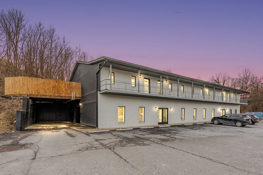 Primary Photo Of 417 Holland Ave, Morgantown Storefront Retail Office For Lease