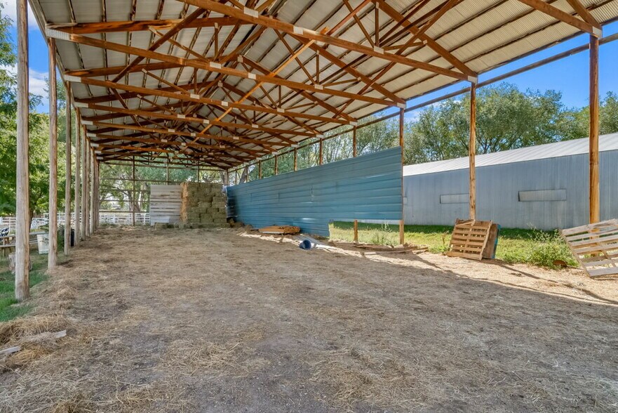 More Photos Of 8778 Arapahoe Rd, Boulder Horse Stables For Sale