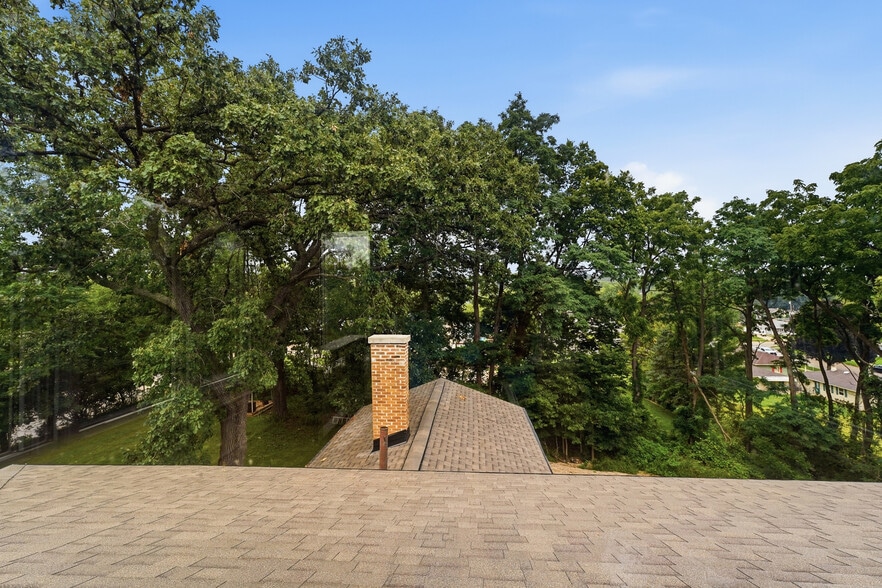 More Photos Of 2200 W Memorial Dr, Janesville Hospitality For Sale