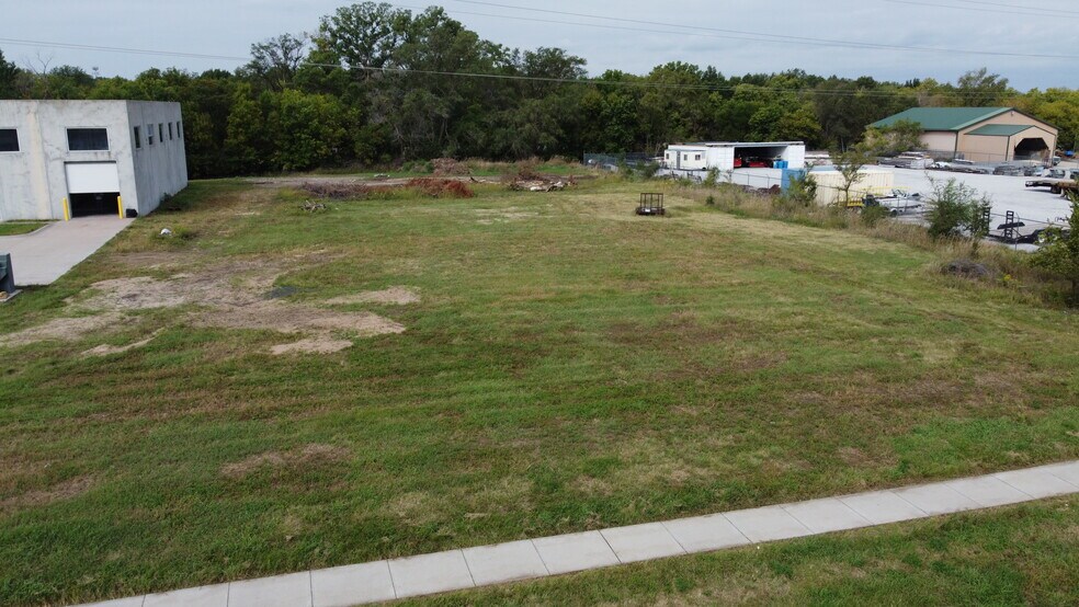 More Photos Of 3801 S 6th St, Lincoln Warehouse For Sale