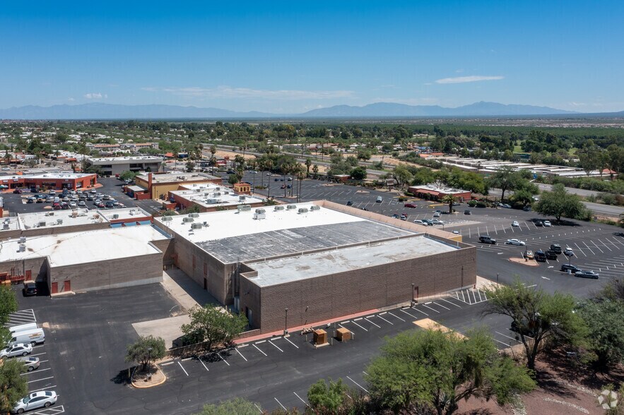 More Photos Of 101-126 S La Canada Dr, Green Valley Unknown For Lease