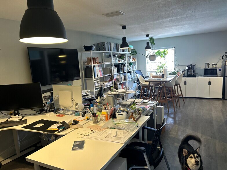 More Photos Of 4802-4942 W Gandy Blvd, Tampa Business Park For Lease
