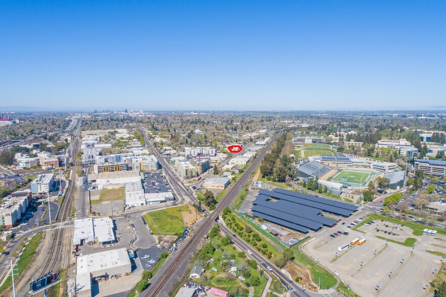 More Photos Of 6400 Elvas Ave, Sacramento Freestanding For Sale