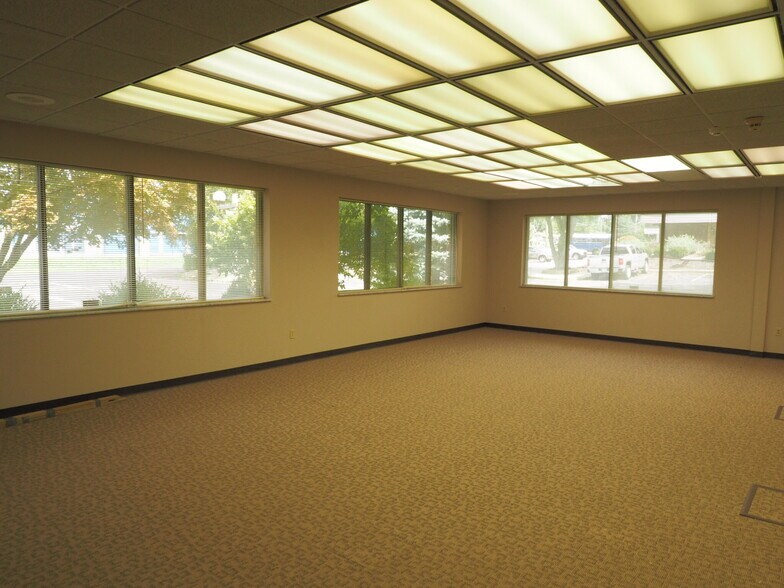 More Photos Of 7750 S Madison Ave, Indianapolis Medical For Lease