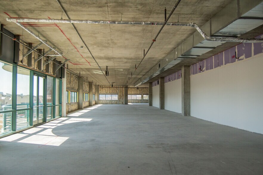 More Photos Of 1801 Wittington Pl, Farmers Branch Office For Lease