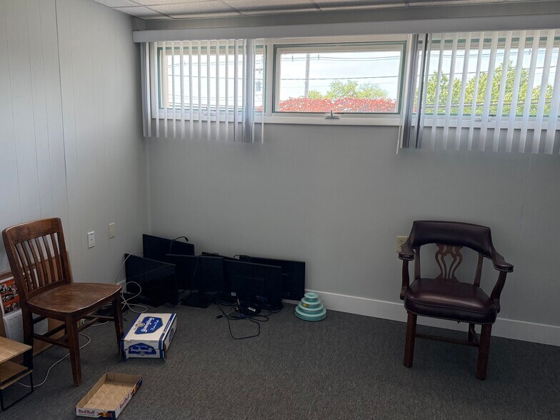 More Photos Of 34 Scotch Rd, Ewing Medical For Lease