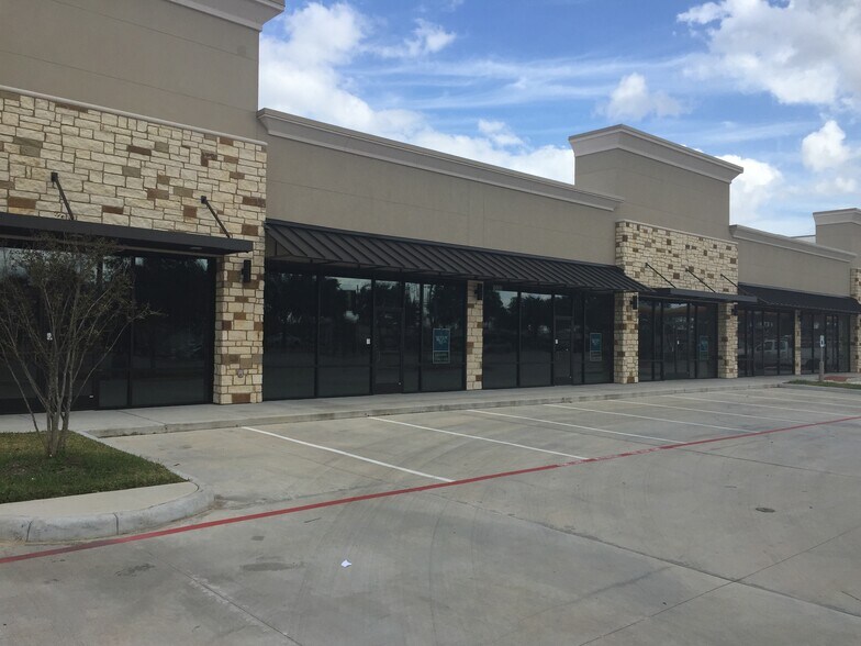 More Photos Of 15003 Highway 6, Rosharon General Retail For Lease