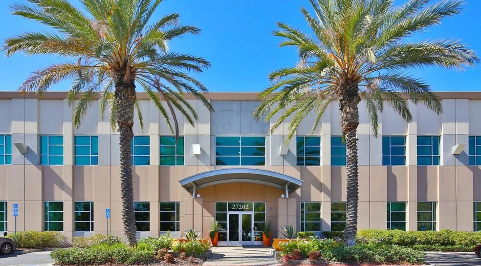 More Photos Of 27240 W Turnberry Ln, Valencia Office For Lease