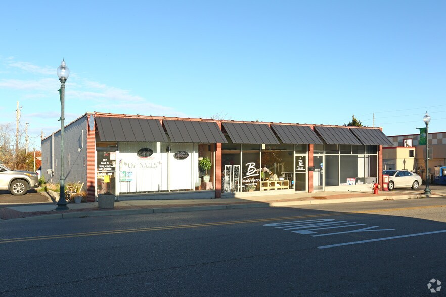 Primary Photo Of 108-112 S Grand Blanc Rd, Grand Blanc Storefront For Lease