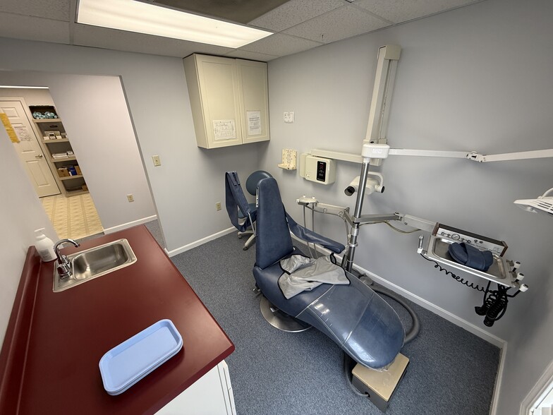 More Photos Of 243 US Route 1, Scarborough Medical For Sale