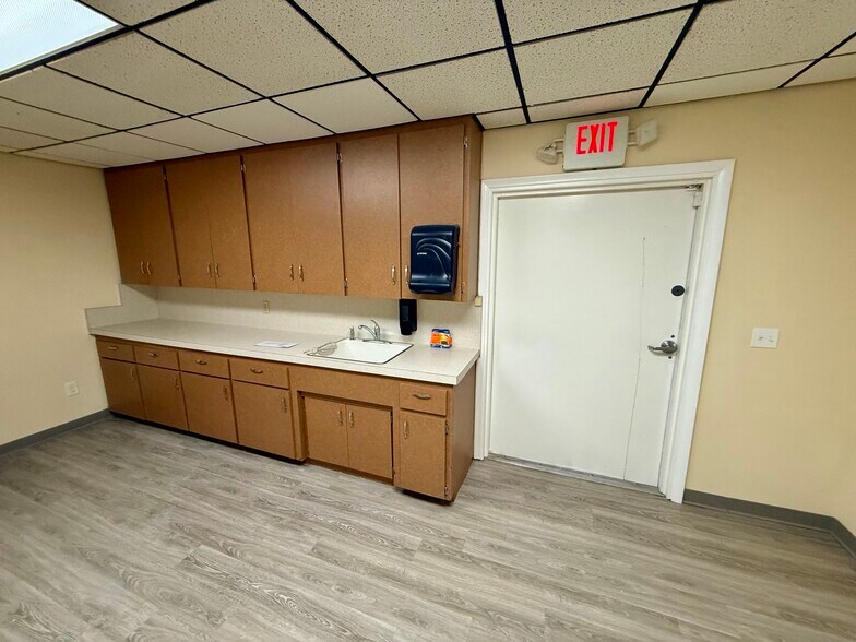More Photos Of 9030 W Fort Island Trl, Crystal River Medical For Sale