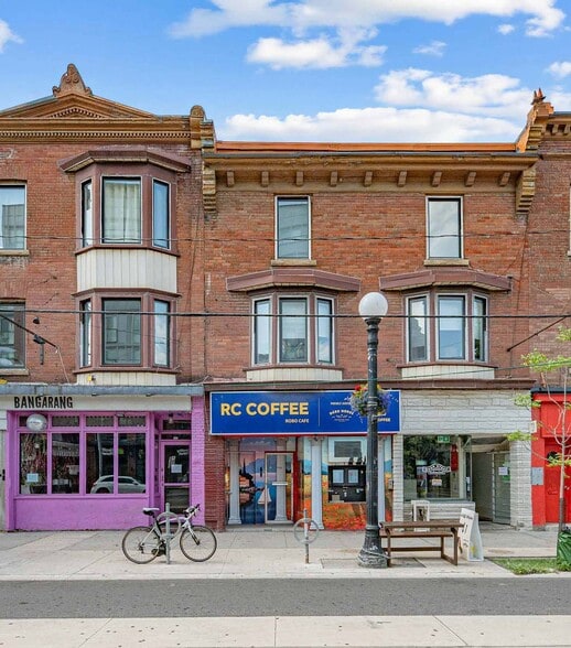 Primary Photo Of 550 College St, Toronto Storefront For Lease