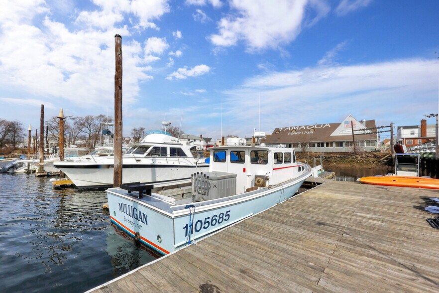More Photos Of 82-84 Ebony Ct, Brooklyn Marina For Sale