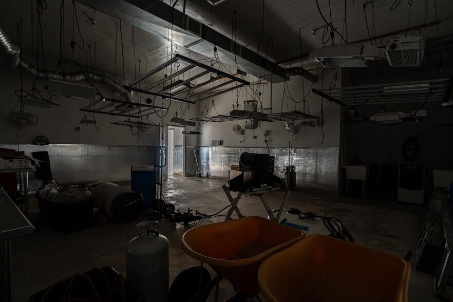 More Photos Of 2831 59th Ln, Boone Specialty For Sale