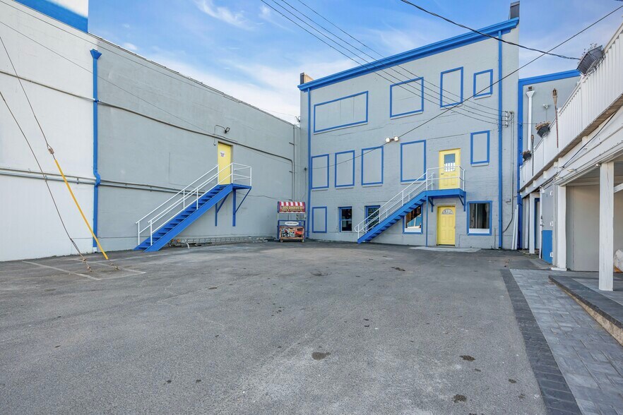 More Photos Of 25 W Front St, Keyport Bank For Lease