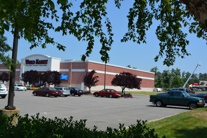 More Photos Of 11290 W Broad St, Glen Allen Unknown For Lease