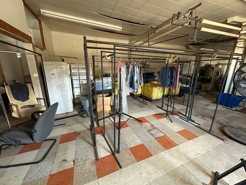 More Photos Of 190 S Commerce St, Frankston Restaurant For Sale