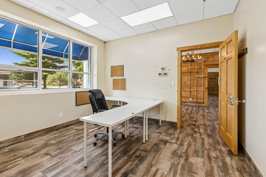 More Photos Of 102 N Rogers St, Aberdeen Restaurant For Sale