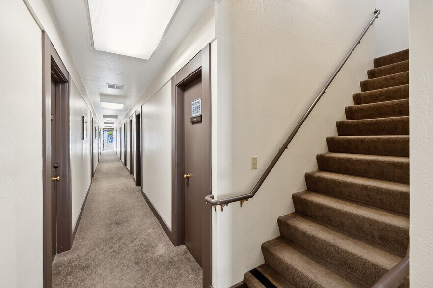 More Photos Of 251 Park Rd, Burlingame Loft Creative Space For Lease