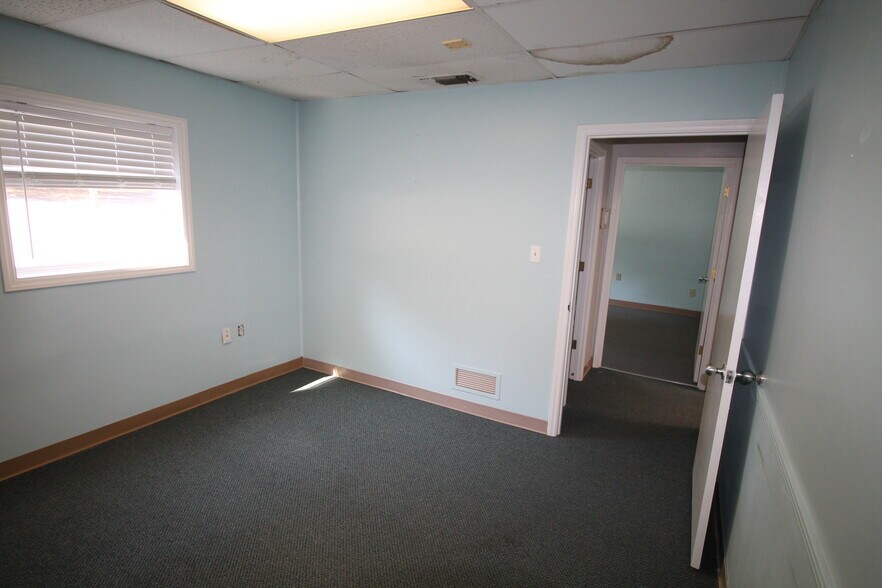 More Photos Of 419 S York St, Gastonia Medical For Sale