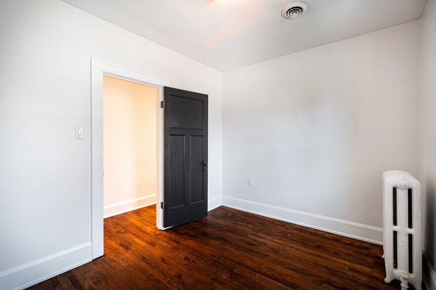 More Photos Of 3701 E Layton Ave, Cudahy Storefront Retail Residential For Sale