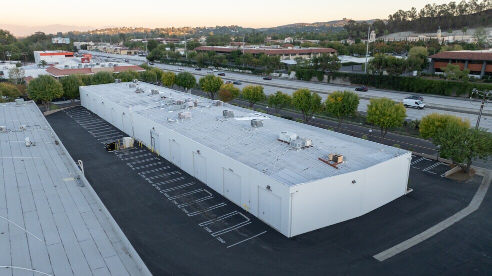 More Photos Of 23930-23978 Craftsman Rd, Calabasas Unknown For Lease