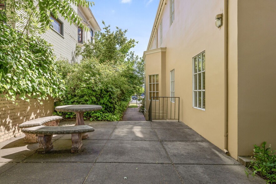 More Photos Of 2001 P St, Sacramento Office For Sale