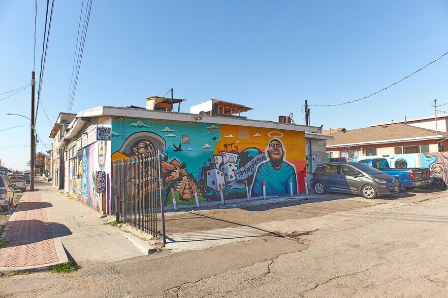 More Photos Of 701 N Fickett St, Los Angeles Apartments For Sale