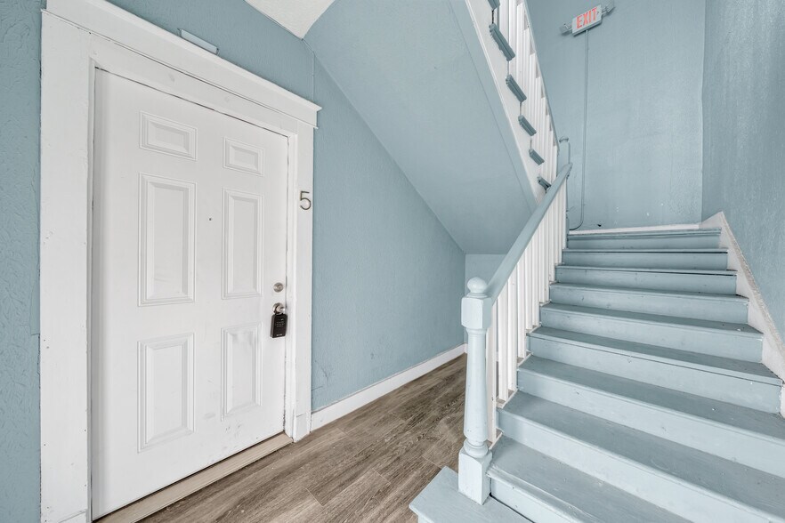 More Photos Of 1409 W Woodlawn Ave, San Antonio Apartments For Sale
