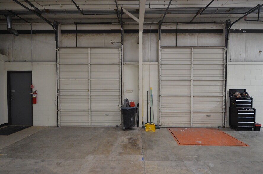 More Photos Of 4000 Brownsboro Rd, Winston-Salem Light Manufacturing For Lease