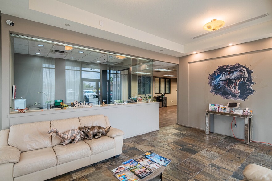 More Photos Of 12515 W Bell Rd, Surprise Office For Lease