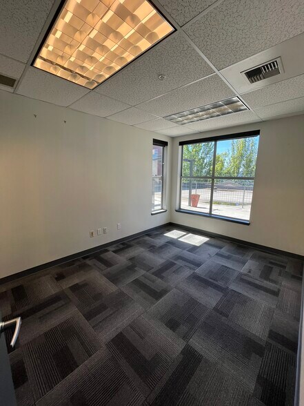 More Photos Of 2510 Western Ave, Seattle Apartments For Lease