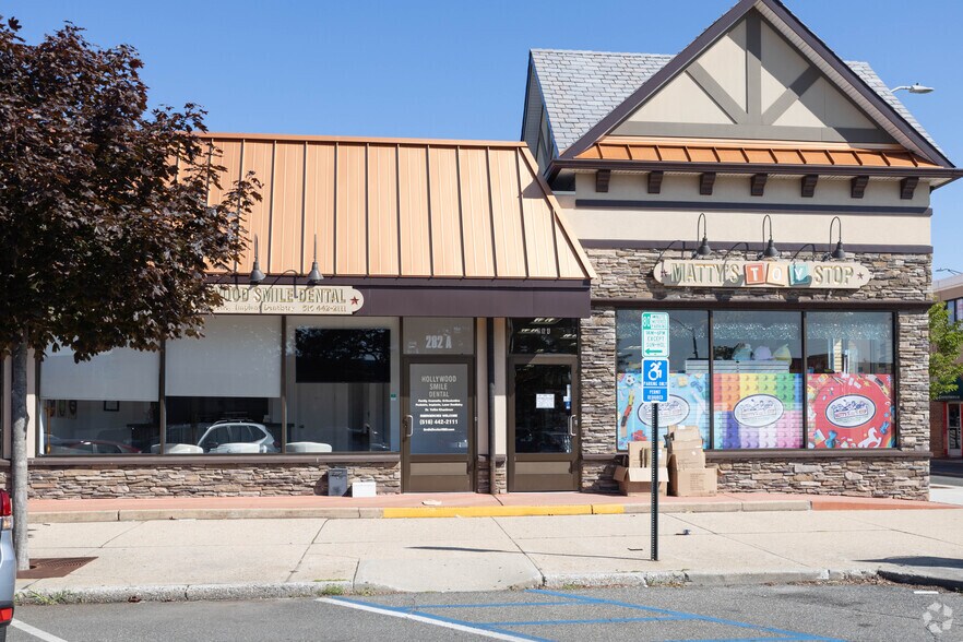More Photos Of 278-284 Sunrise Hwy, Rockville Centre Storefront For Lease