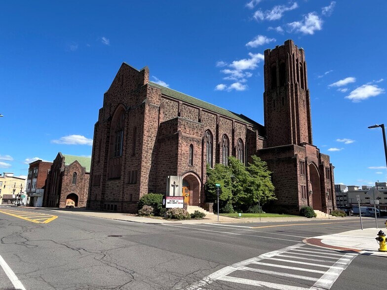 Primary Photo Of 308 Main St, Johnson City Specialty For Sale