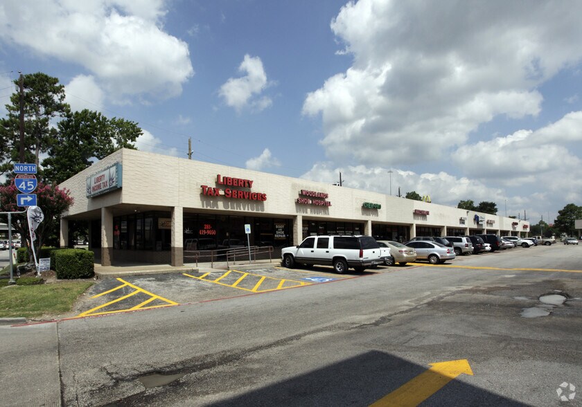 More Photos Of 25192 Interstate 45, Spring Unknown For Lease