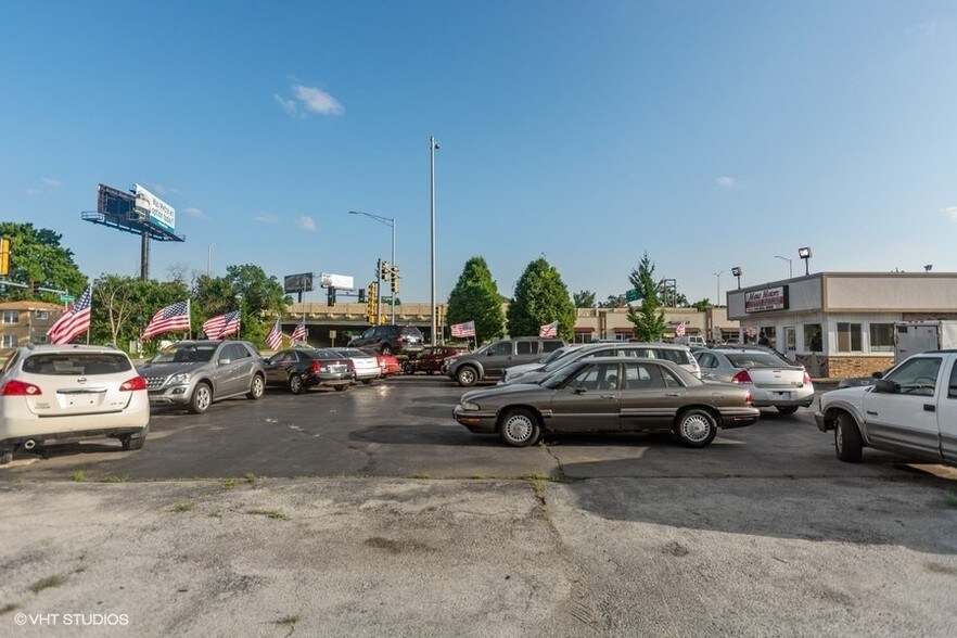Primary Photo Of 17080 Dixie Hwy, Hazel Crest Auto Dealership For Sale