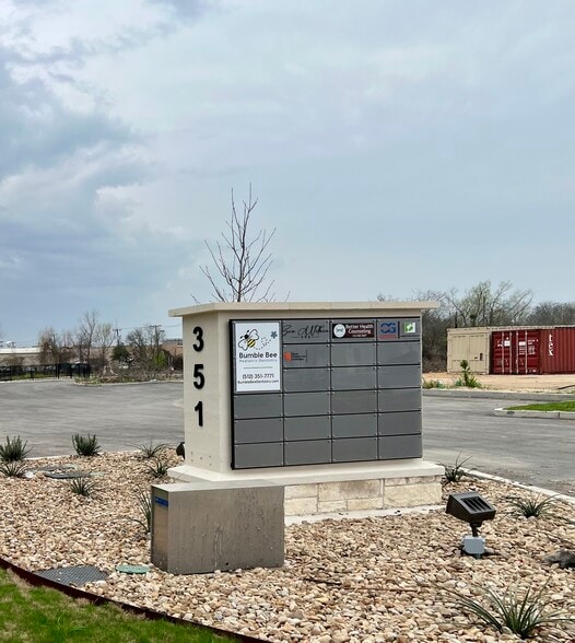 More Photos Of 351 Exchange Blvd, Hutto Unknown For Lease