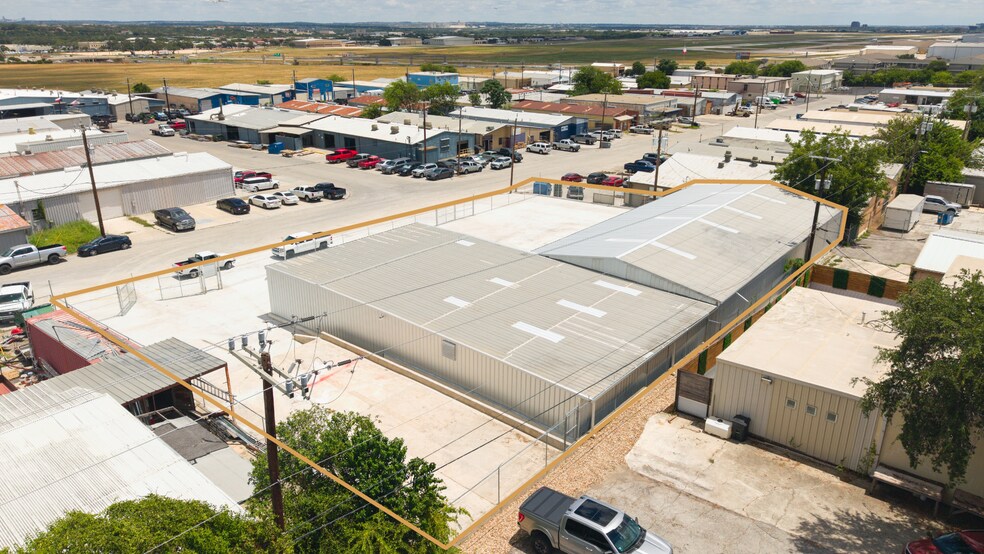 More Photos Of 118-122 W Turbo Dr, San Antonio Warehouse For Lease