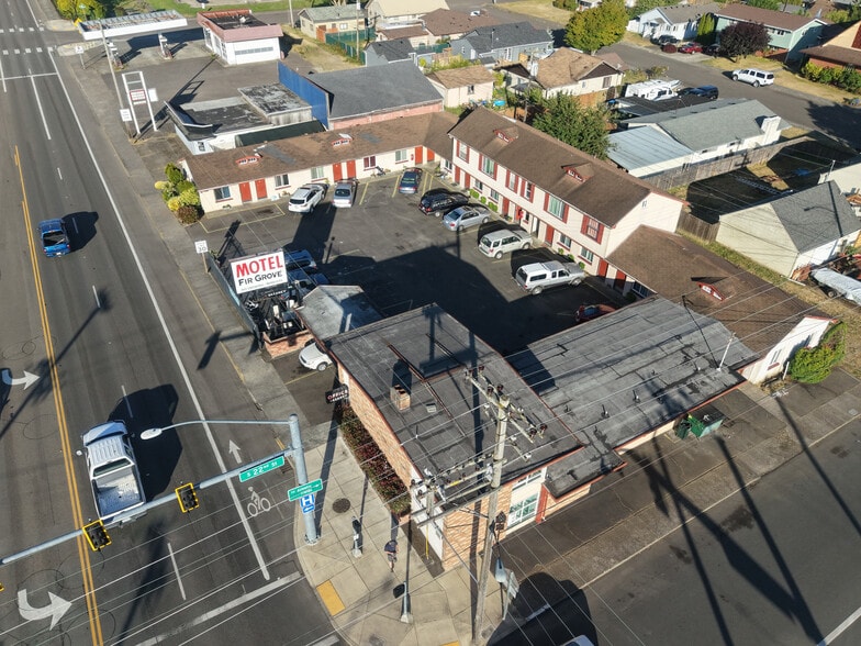 More Photos Of 2178 Winchester Ave, Reedsport Hotel For Sale
