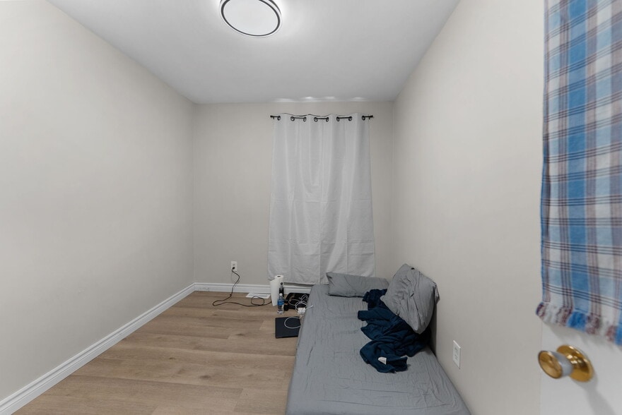More Photos Of 29 Laren St, Wahnapitae Apartments For Sale