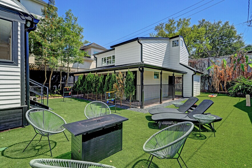 More Photos Of 235 Westheimer Rd, Houston Apartments For Sale