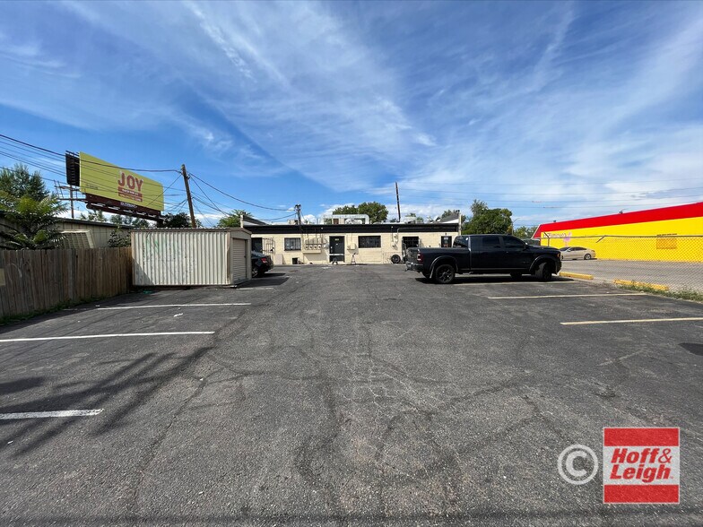 More Photos Of 1170 S Sheridan Blvd, Denver Storefront For Lease