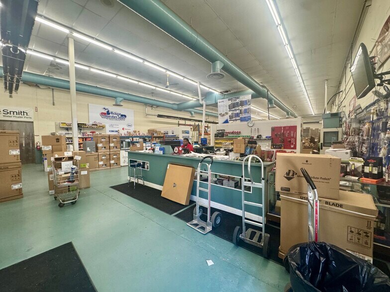 More Photos Of 1834 Bagwell St, Flint Warehouse For Sale