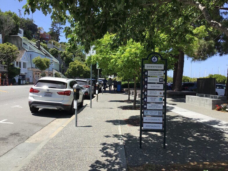 More Photos Of 681 Bridgeway, Sausalito General Retail For Sale