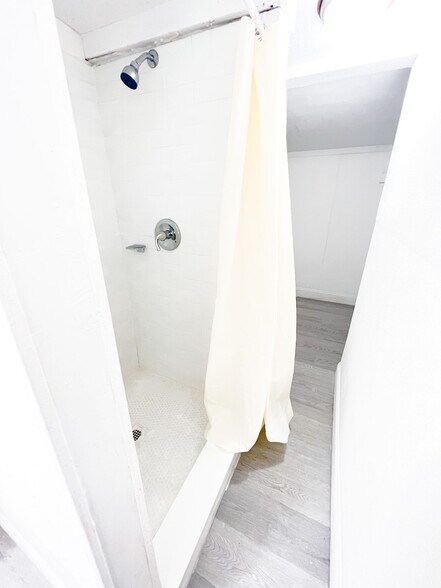 More Photos Of 205 S Grove St, Eustis Apartments For Sale