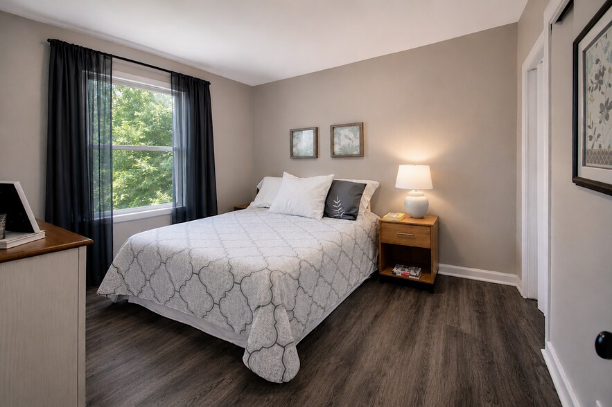 More Photos Of 25 Maynard Ct, Pontiac Apartments For Sale