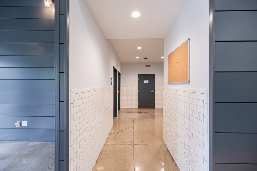 More Photos Of 110 Greenfield St, Wilmington General Retail For Sale